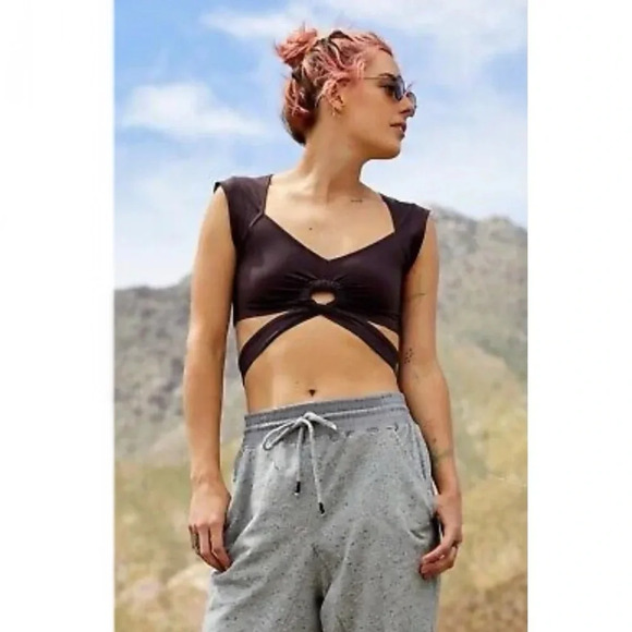 FP Movement Meridian Solid Crop - Picture 2 of 8